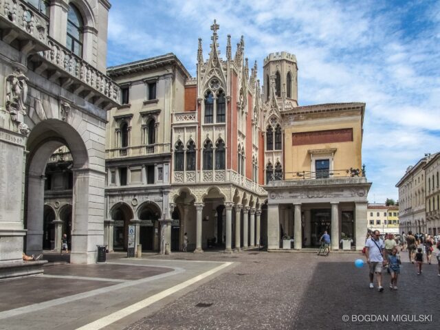 Getting Acquainted with the Architecture of Padua