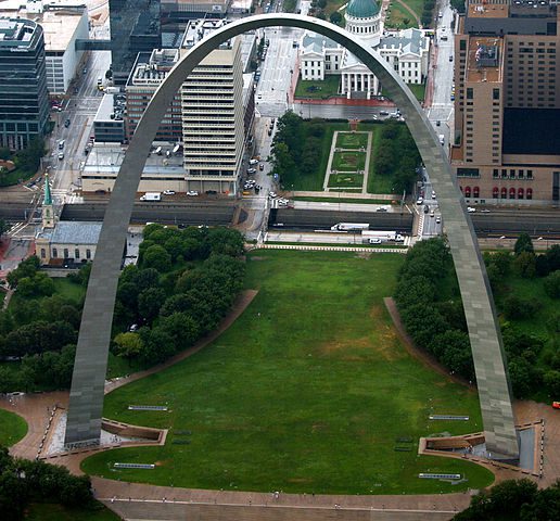 St. Louis Gateway Arch, by Eero Saarinen.