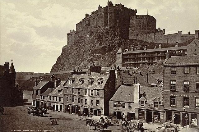 Architectural Gem: Edinburgh Castle, United Kingdom