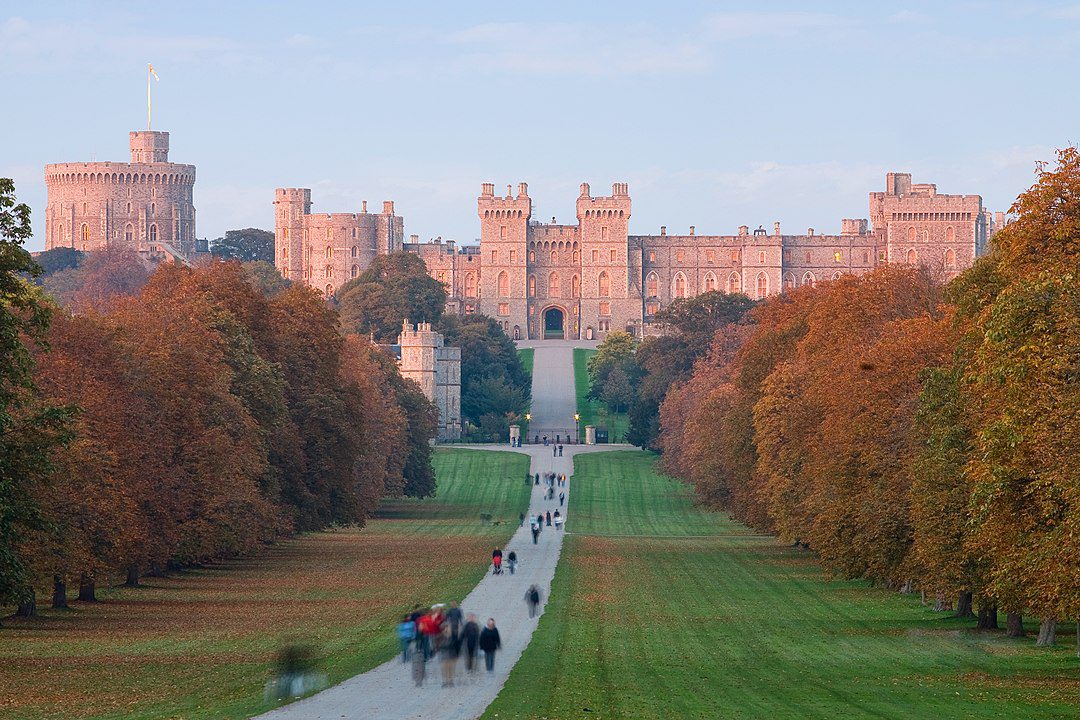 Fortress and Crown: The Architecture of Windsor Castle