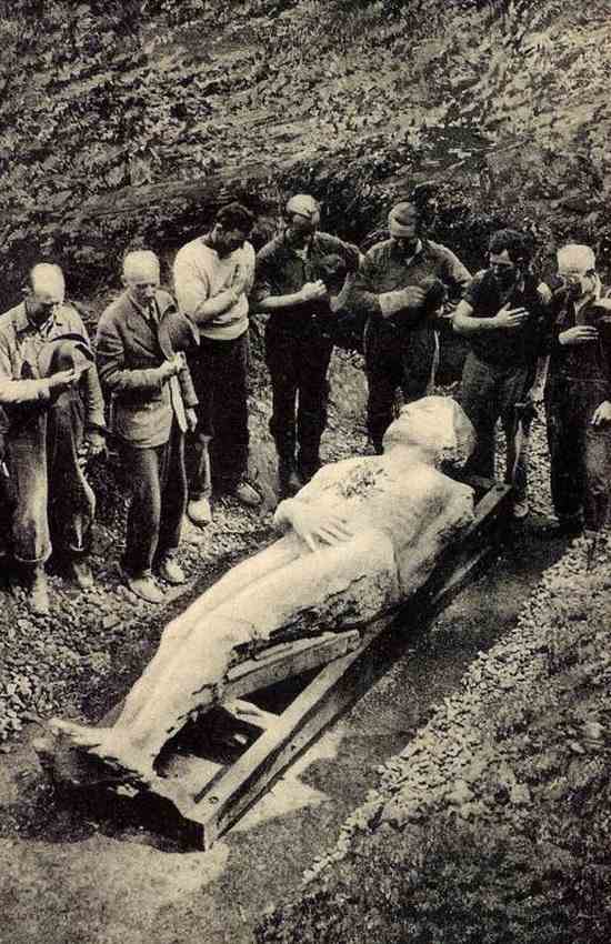 Cardiff Giant: Truth Behind America’s Fake Giant