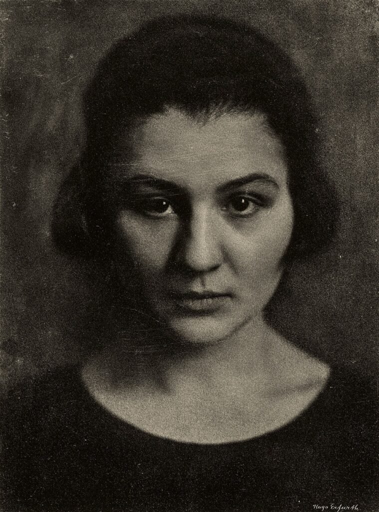 Photograph of Martha Dix by Hugo Erfurth, 1922.